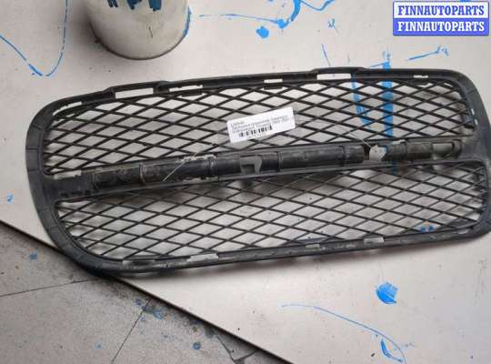 купить Заглушка (решётка) бампера на Volkswagen Touareg 2002-2007