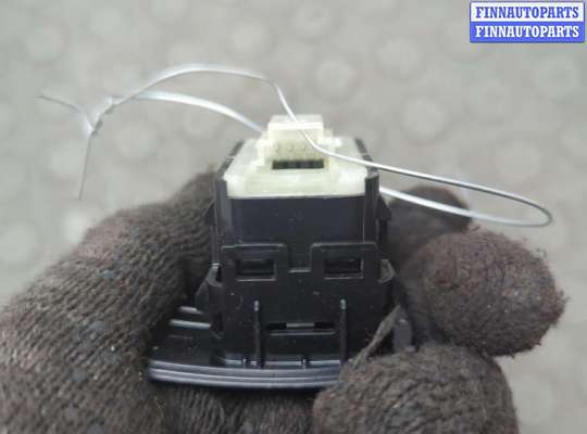 Блок управления стеклоподъёмниками на Mercedes-Benz GLC (X253/C253)