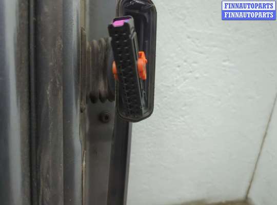 купить Дверная карта (Обшивка двери) на Volkswagen Golf 5 2003-2009