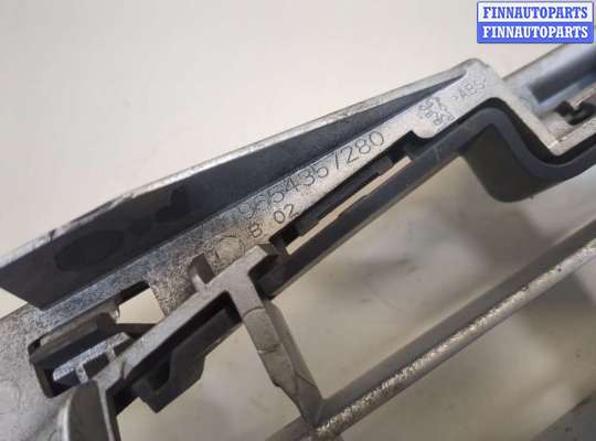 Решетка (заглушка) бампера на Peugeot 207