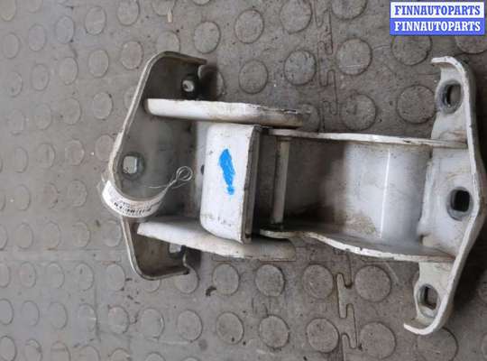 купить Петля двери на Renault Trafic 2014-2025