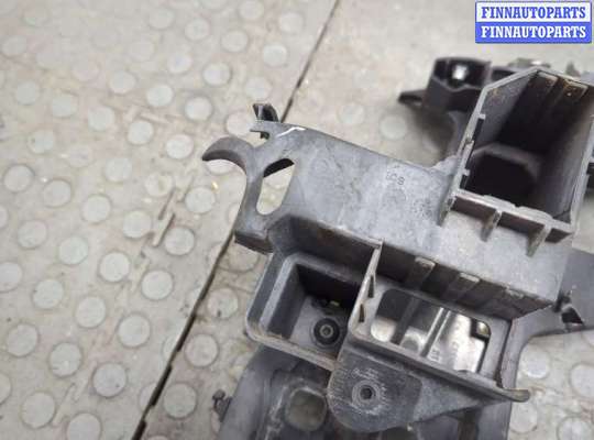 Панель передняя (телевизор) на Audi Q3 (8U)