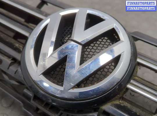 купить Решетка радиатора на Volkswagen Touran 2010-2015