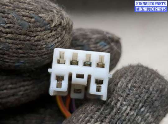 купить Зеркало боковое на Volvo S40 / V40 1995-2004