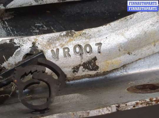 Петля капота на Jeep Patriot / Liberty (MK)