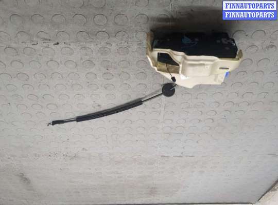 Замок боковой двери на Volkswagen Golf V (1K)