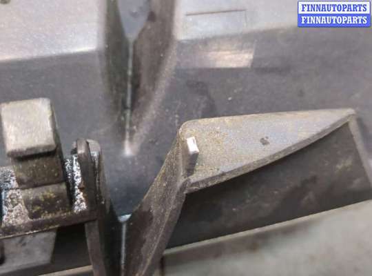 купить Решетка радиатора на Chrysler Crossfire 2003-2008