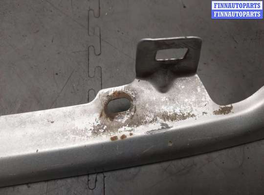 купить Ресничка под фару на Toyota RAV 4 2000-2005