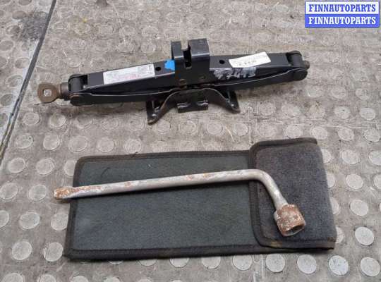 купить Набор инструментов штатный на Hyundai Lantra 1995-2000