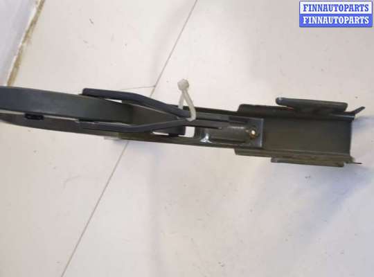 Петля крышки багажника на Toyota Camry XV40