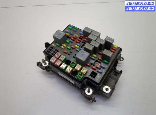 Блок предохранителей CD70621 на Cadillac Escalade 2 2001-2006