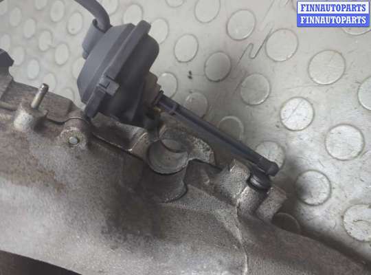 Коллектор впускной на Volkswagen Transporter T4