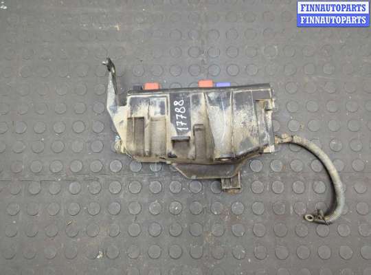 купить Блок предохранителей на Toyota Tundra 2000-2006