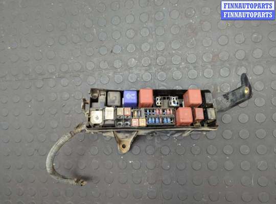 купить Блок предохранителей на Toyota Tundra 2000-2006