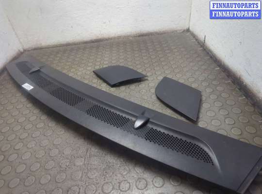 Жабо под дворники (дождевик) MB1711528 на Mercedes B W245 2005-2011