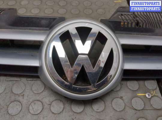 купить Решетка радиатора на Volkswagen Golf 5 2003-2009