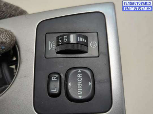 Дефлектор обдува салона на Toyota Matrix I (E13)