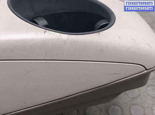 купить Подлокотник на Audi Q7 2006-2009