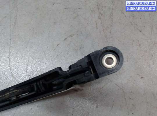 Поводок дворника на Suzuki Swift III (RS413, RS415)