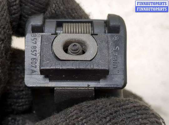 купить Ручка потолка салона на Volkswagen Passat 4 1994-1996