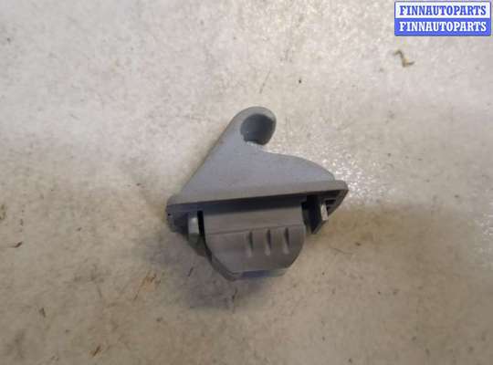 купить Кронштейн козырька солнцезащитного на Mitsubishi Colt 2002-2012