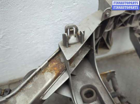 купить Рамка передняя (телевизор) на Ford Kuga 2008-2012