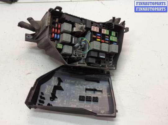 Блок предохранителей FO2103425 на Ford Mondeo 4 2007-2015