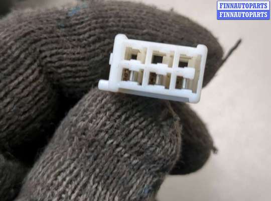 купить Зеркало боковое на Toyota Corolla E12 2001-2006