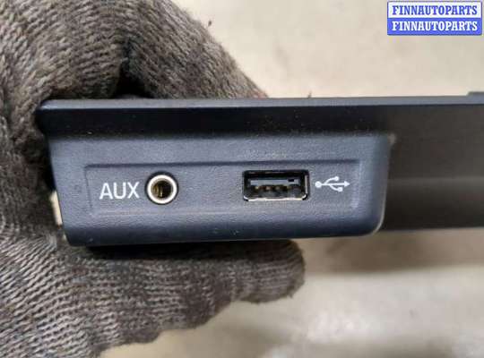 купить Разъем AUX/USB на Skoda Octavia (A7) 2013-2023