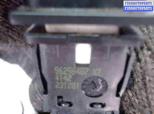 купить Кнопка открывания багажника салонная на Peugeot 607 2000-2010