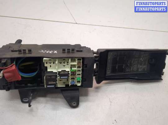 Блок предохранителей JR94988 на Jaguar XE 2015-2025