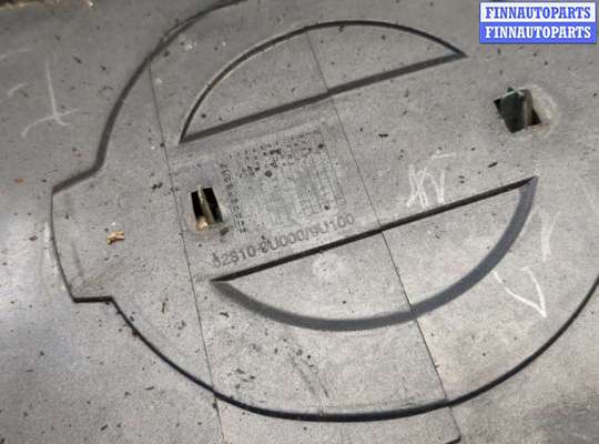 купить Решетка радиатора на Nissan Note E11 2005-2013