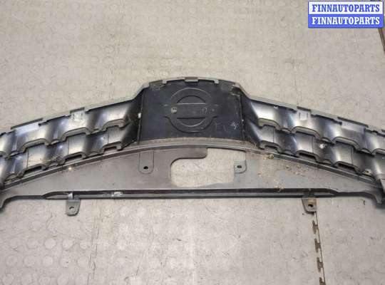 купить Решетка радиатора на Nissan Note E11 2005-2013