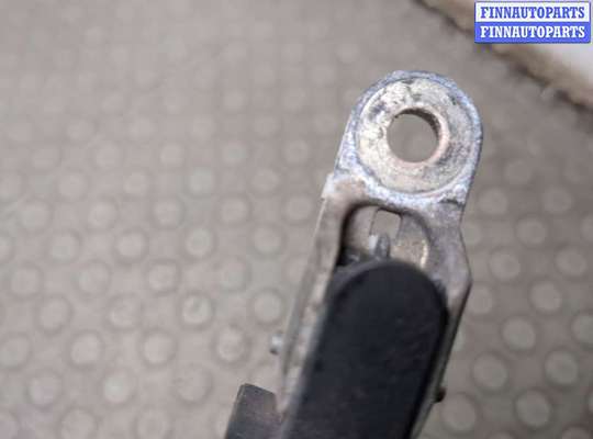 купить Щеткодержатель на Peugeot Partner 2002-2008