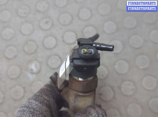 купить Форсунка топливная на Volvo S40 / V40 1995-2004