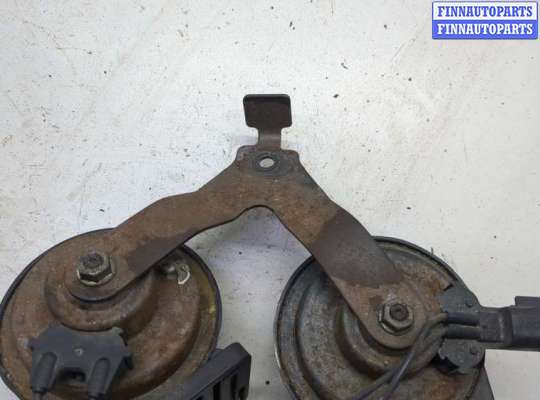 Сигнал (клаксон) на Infiniti QX56 (JA60)