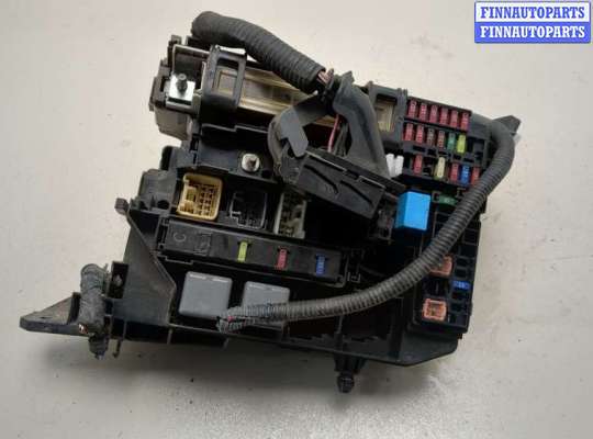 купить Блок предохранителей на Toyota Corolla E15 2006-2013
