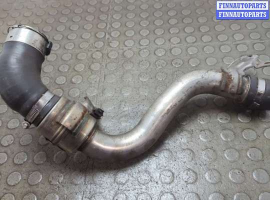 Патрубок интеркулера OP2386358 на Opel Vivaro 2014-2019