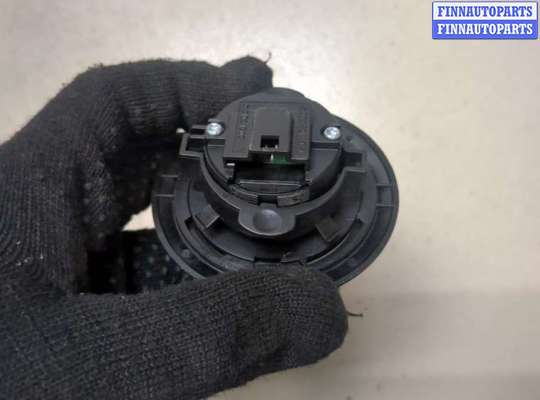 купить Кнопка открывания багажника с крышки на Mercedes S W221 2005-2013