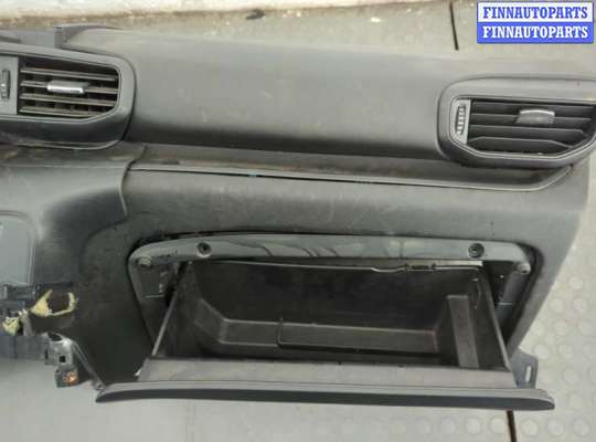 Панель передняя салона (Торпедо) на Ford Explorer VI (U625)