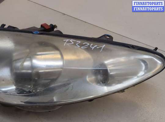 Фара передняя на Peugeot 307