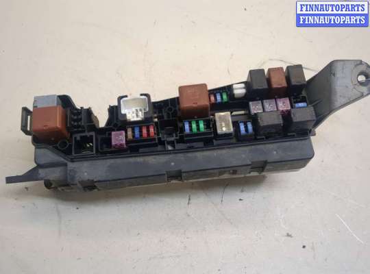 купить Блок предохранителей на Pontiac Vibe 1 2002-2008