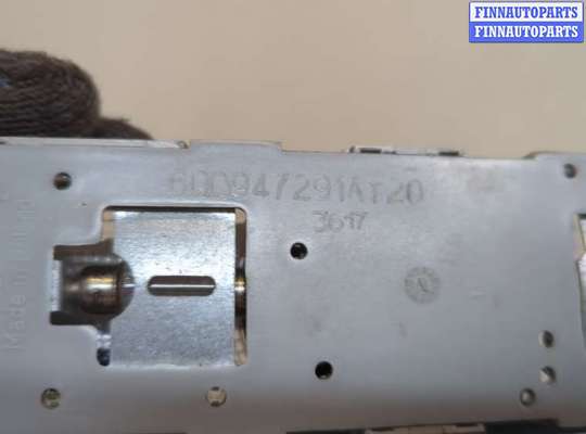 купить Фонарь салона (плафон) на Volkswagen Jetta 6 2010-2018