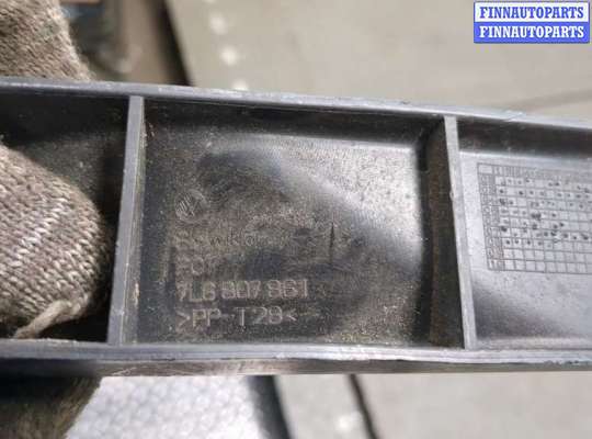 купить Кронштейн бампера на Volkswagen Touareg 2007-2010