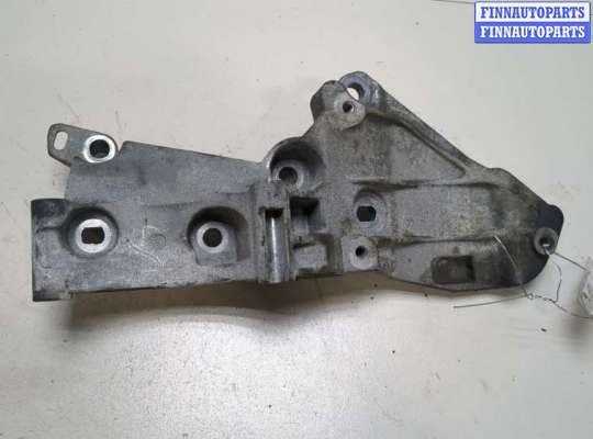 Кронштейн крепления генератора RN1595065 на Renault Scenic 2003-2009