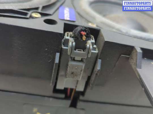 купить Сабвуфер на Volvo S40 / V40 1995-2004