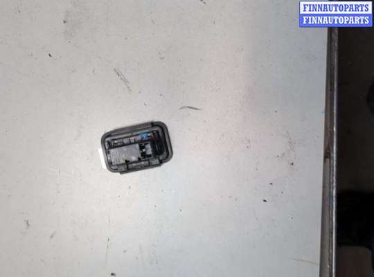 купить Кнопка открывания багажника салонная на Audi A8 (D3) 2002-2010