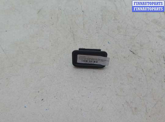 купить Кнопка открывания багажника салонная на Audi A8 (D3) 2002-2010