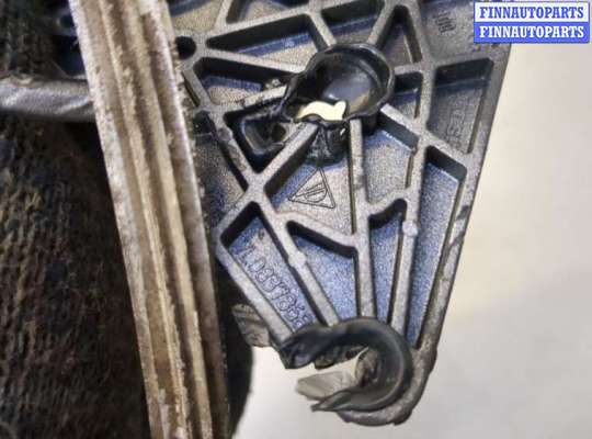 Замок боковой двери на Volkswagen Touareg I (7L)