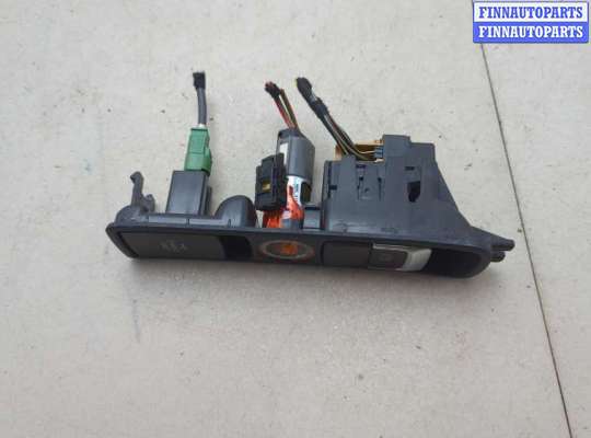 купить Кнопка стояночного тормоза (ручника) на Audi Q3 2011-2018